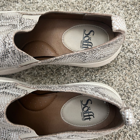 Sofft snake skin sneakers • size women's 10 • worn one time - Picture 5 of 5
